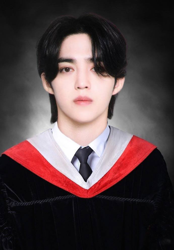 ubescoups's tweet photo. removing AI from your feed with my edits gyucheol taga-amv satru https://t.co/6fDEWxWPHu