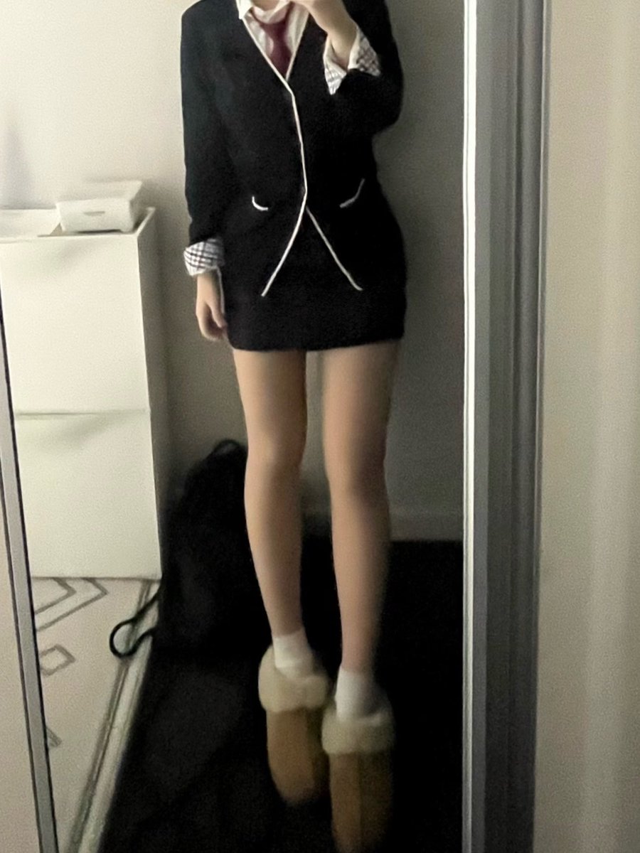 xavou_'s tweet photo. 졸사를왜또찍어야하는데그만좀찍어 https://t.co/Vf9E5hCbqf
