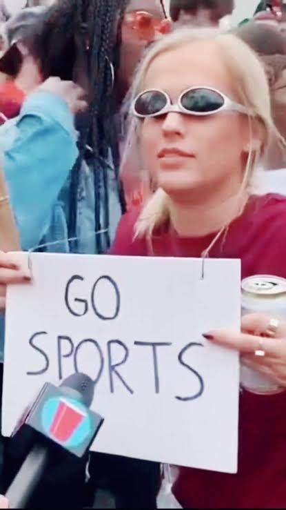 br_betting's tweet photo. THE ONLY SPORTS EQUINOX DAY OF THE YEAR IS HERE TODAY 🔥

Monday Night Football 🏈
World Series Game 3 ⚾️
9 NBA games 🏀
WNBA Finals Game 5 🏀
3 NHL games 🏒

LETS HAVE A DAY. https://t.co/4r0tLbQl5W