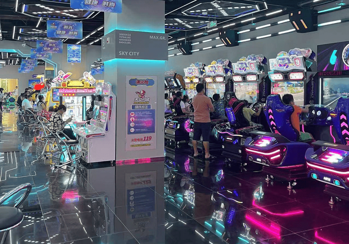 hinotori0804's tweet photo. [今日ゲーセンで見た、佬殴状橇？と名前の変わったキャラクターが超インパクト！]， https://t.co/8fpyMnSphP