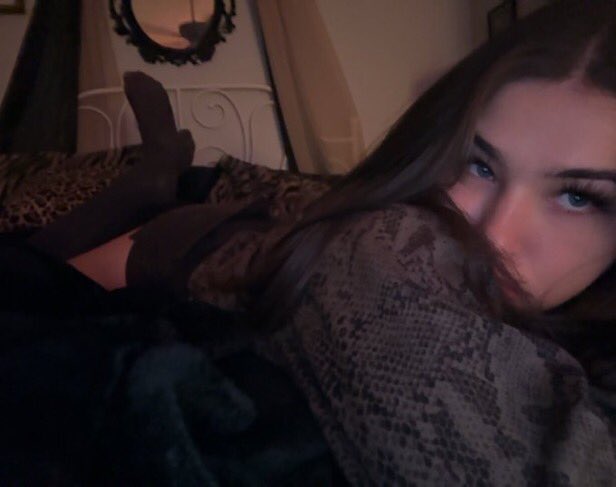 servehailey_'s tweet photo. Struggling with morning wood? 
Come DM for a full menu &amp; let’s get you pumping!

I’m doing calls, sessions, dropboxes, gfe, customs, rates, sxting and so much more!

cuck redhead Techdom nsfwtwt humiliation https://t.co/g4z9Np6PW6