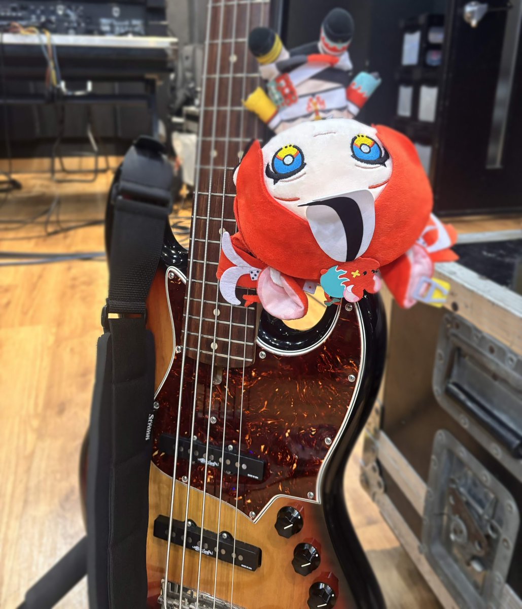 hakosbaelz's tweet photo. 🎸ENJOY PICS FROM BAND REHEARSAL!!🥁

ehehehehehehhe 
rat here rat there rat everywhere...
どこでもいるハコ太郎、、🐭

it was so hype you guys aren't ready
もうヤバイよ、、覚悟したほうがいいかも、、

#RoadToREGALIA #Baelz1stConcert https://t.co/kZPJjZW4lb
