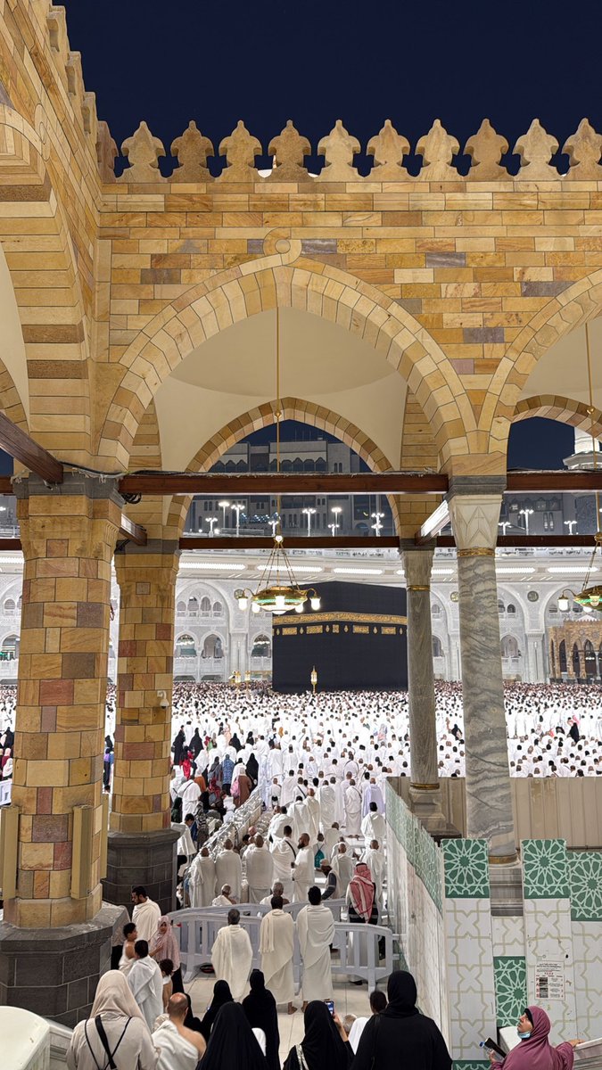 akuapeachy's tweet photo. gaa usah burgundy 18 itu yaAllah, mau berkunjung ke Baitullah aja🙏🏻 https://t.co/7se5YSS1cN