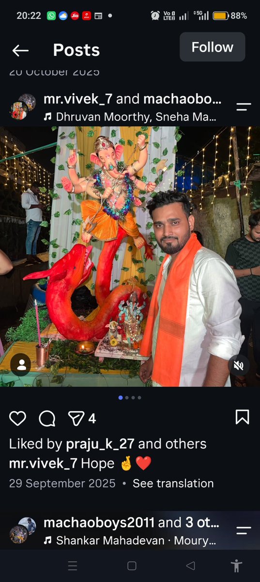TLankeshwar's tweet photo. 🖤🙏 भावपूर्ण श्रद्धांजलि — विवेक उर्फ राजा झा 🙏🕯️

आज 25 साल का विवेक उर्फ राजा झा जिंदगी की जंग हार गया। 💔 दो दिनों तक मौत से संघर्ष करने के बाद 26 अक्टूबर 2026 को उसने अंतिम साँस ली।

बताया जा रहा है कि SBI क्रेडिट कार्ड के रिकवरी एजेंट द्वारा उसके घर पर माता-पिता के सामने कथित रूप से की गई बेइज्जती के बाद उसने 23 अक्टूबर की रात ज़हर खाकर आत्महत्या की कोशिश की थी।

क्या एक कर्ज़ की वसूली किसी इंसान की इज़्ज़त और ज़िंदगी से बढ़कर है? 😢

कर्ज़ हो सकता है, आर्थिक संकट हो सकता है, लेकिन किसी भी व्यक्ति को अपमानित करने का अधिकार किसी को नहीं है। एक माँ-बाप ने अपने बेटे को 25 साल तक पाल-पोसकर बड़ा किया, लेकिन आज उनका बेटा इस दुनिया में नहीं रहा। उस परिवार के दर्द की कल्पना भी नहीं की जा सकती।

🙏 विवेक उर्फ राजा झा को विनम्र श्रद्धांजलि। ईश्वर उनके परिवार को यह असहनीय दुःख सहने की शक्ति दे।

हमारी माँग है कि इस मामले की निष्पक्ष जाँच हो, संबंधित रिकवरी एजेंट और जिम्मेदार अधिकारियों की भूमिका की जाँच की जाए तथा दोषी पाए जाने वालों पर कानून के अनुसार सख्त कार्रवाई हो।

RBI और SBI से सवाल है: आखिर रिकवरी के नाम पर किसी की गरिमा से खिलवाड़ कब रुकेगा?

कर्ज़दार भी इंसान हैं, उनका भी परिवार है, उनका भी आत्मसम्मान है। वसूली कानून के दायरे में होनी चाहिए, अपमान और दबाव के रास्ते नहीं।

ॐ शांति 🙏🕯️
@MumbaiPolice @CPMumbaiPolice @ianildesai
@TheOfficialSBI @RBIsays @RBI @FinMinIndia @jagograhakjago

#JusticeForVivekJha #RajaJha #SBI #RecoveryAgentHarassment #StopRecoveryHarassment