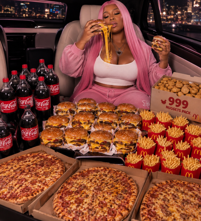 OinkaFlop's tweet photo. i cannot go on a diet.  it was really hard for me

sorry @taynnocent https://t.co/65BVgFiiAv