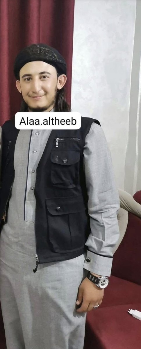 freihat962's tweet photo. أي واحد بلبس دشداشة مع فيست، وبلف عمامة على راسه، ومربي لحية، و مسمي حالو ابا زفت على طول رايح أتقدم فيك شكوى عند المخابرات مين ما يكون https://t.co/qbiJwXypHg