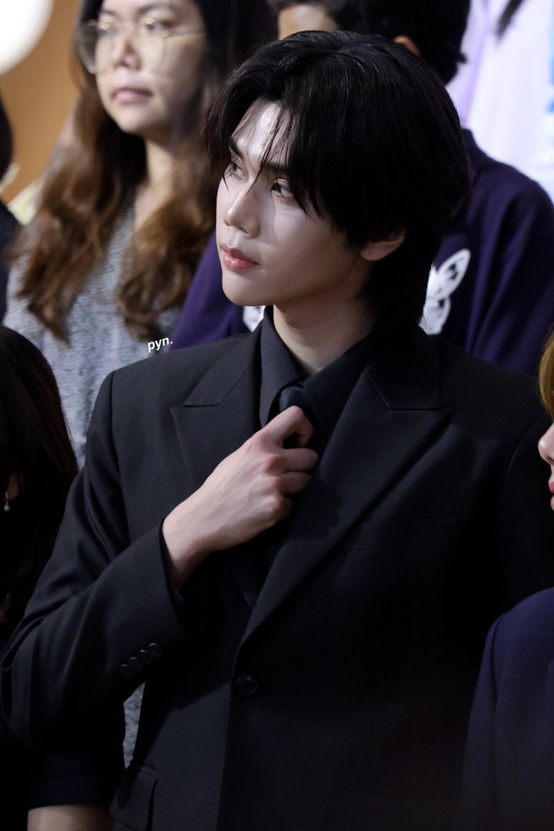 pyn0915's tweet photo. ขยับไทด์หน่อยนึงคับ 👔
#dunknatachai https://t.co/D4QkoLldz5