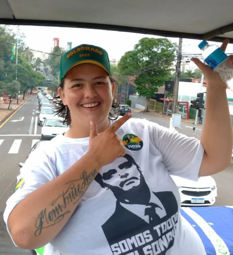 poptime's tweet photo. 🚨 GRAVE: Jessicão, deputada eleita no PR, pede que bolsonaristas DEMITAM empregados que votaram no Lula. https://t.co/o5IP1Dr6jV