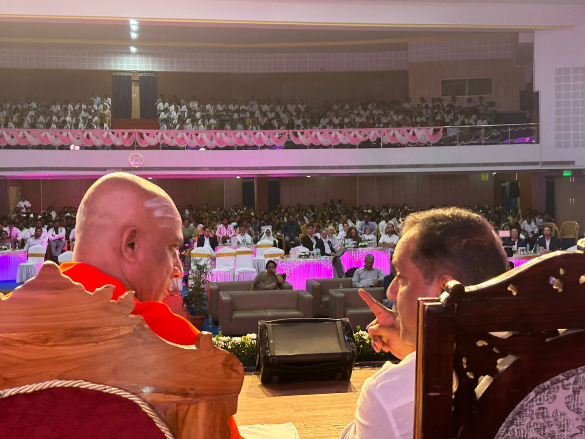 utkhader's tweet photo. Inaugurated the Free Plastic Surgery Camp at BGS Auditorium, Nagamangala, Mandya district, in the divine presence of Paramapoojya Jagadguru Sri Sri Sri Dr. Nirmalanandanatha Mahaswamiji.

Sri Adichunchanagiri Mahasamsthana Math has a long tradition of service to humanity. The late Jagadguru Sri Sri Sri Dr. Balagangadharanatha Mahaswamiji built educational institutions and hospitals that brought quality education and healthcare across Karnataka. Sri Sri Sri Dr. Nirmalanandanatha Mahaswamiji is carrying this legacy forward, and this camp is one more example of it.

A medical team from Rotaplast International, USA, is performing free cleft lip surgeries at Adichunchanagiri Hospital. For a child born with a cleft lip, this one surgery restores the smile, confidence and future. My thanks to Rotaplast and the visiting doctors. Our department will continue to work with such partners so that no child misses this care.

Minister Shri K.M. Shivalinge Gowda, RGUHS Vice-Chancellor Dr. B.C. Bhagavan, Rotaplast Executive Director Rtn. Daniel DeSanto and other dignitaries were present.