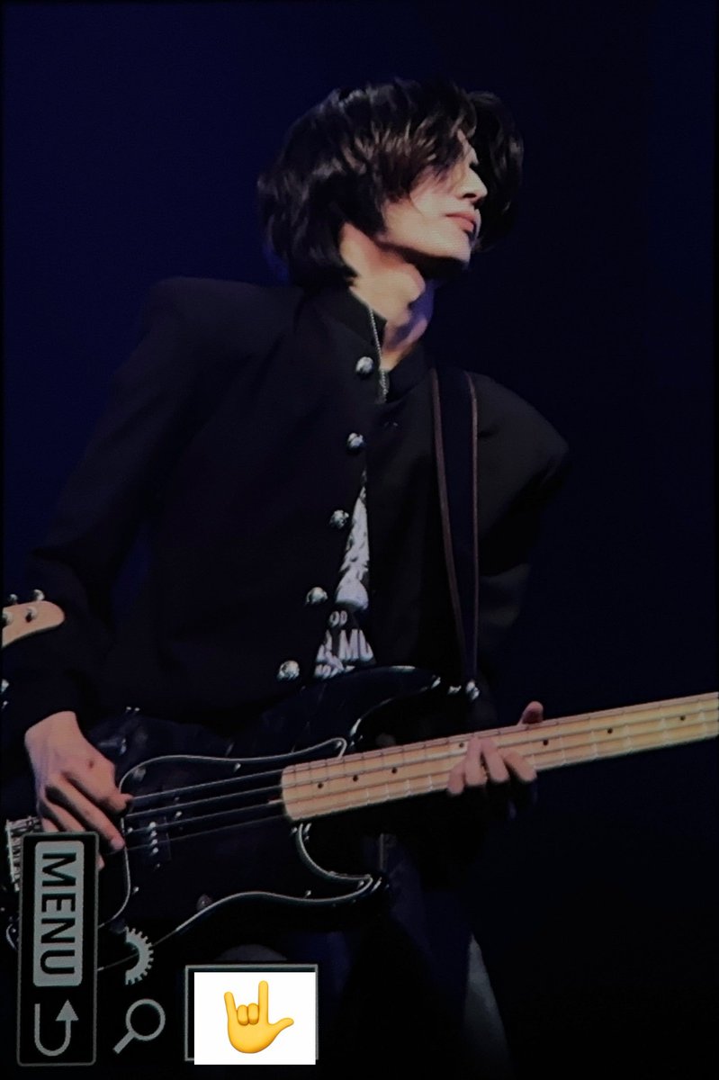mypinkbassist tweet picture