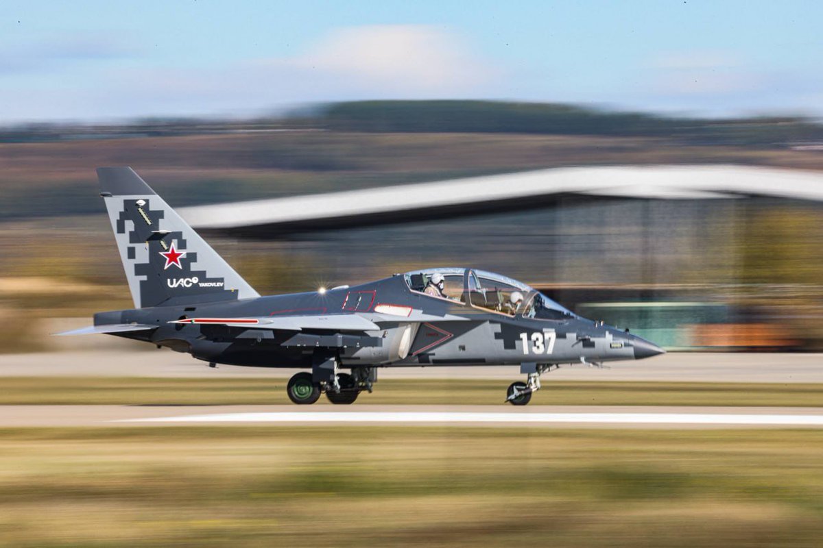 bars_nor's tweet photo. Yak-130M sayesinde Rusya Federasyonu Hava ve Uzay Kuvvetleri-Hava Kuvvetleri ileri eğitmen sıkıntısını tamamen çözecek ama bence bu alanda eksiklik olmasa bile yoğunlaşma çabası gereksiz. https://t.co/rYjPMA81Dq