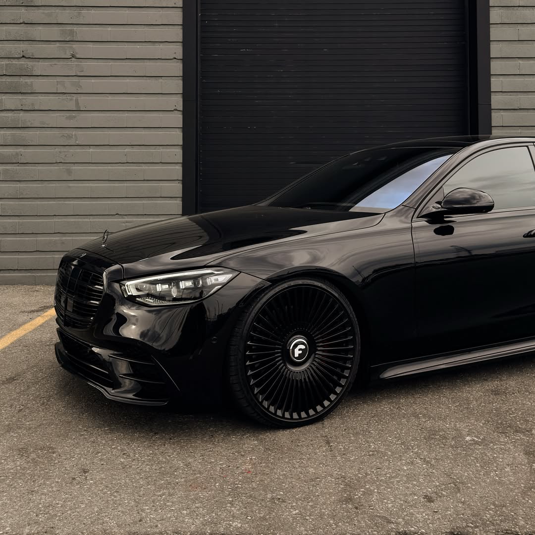 Venosier's tweet photo. 22” Forgiato Trimestre on this S-class https://t.co/lPkwyqDk4G