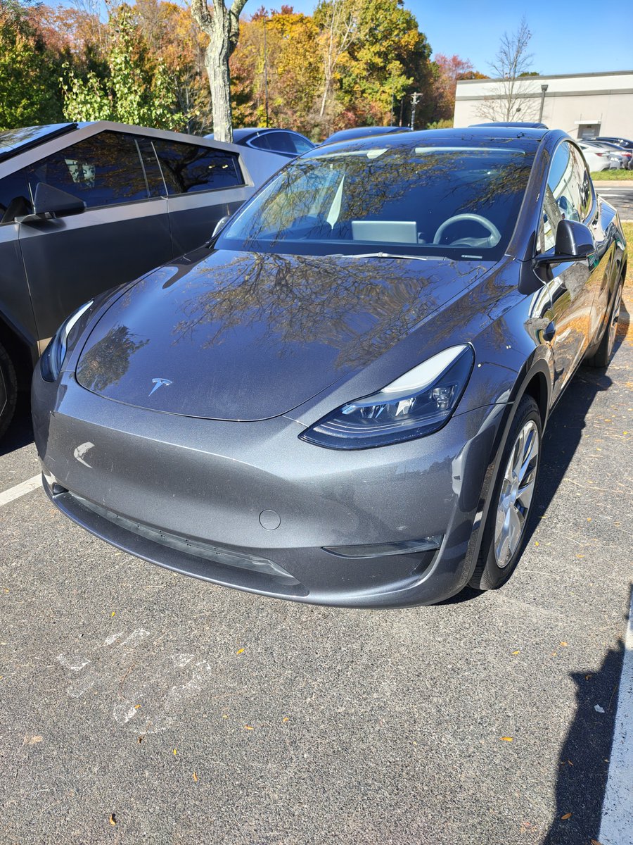 danielrstrack's tweet photo. Goodbye 2023 Model Y

Hello 2027 Model Y

@Tesla https://t.co/Jn9s2KQQVC