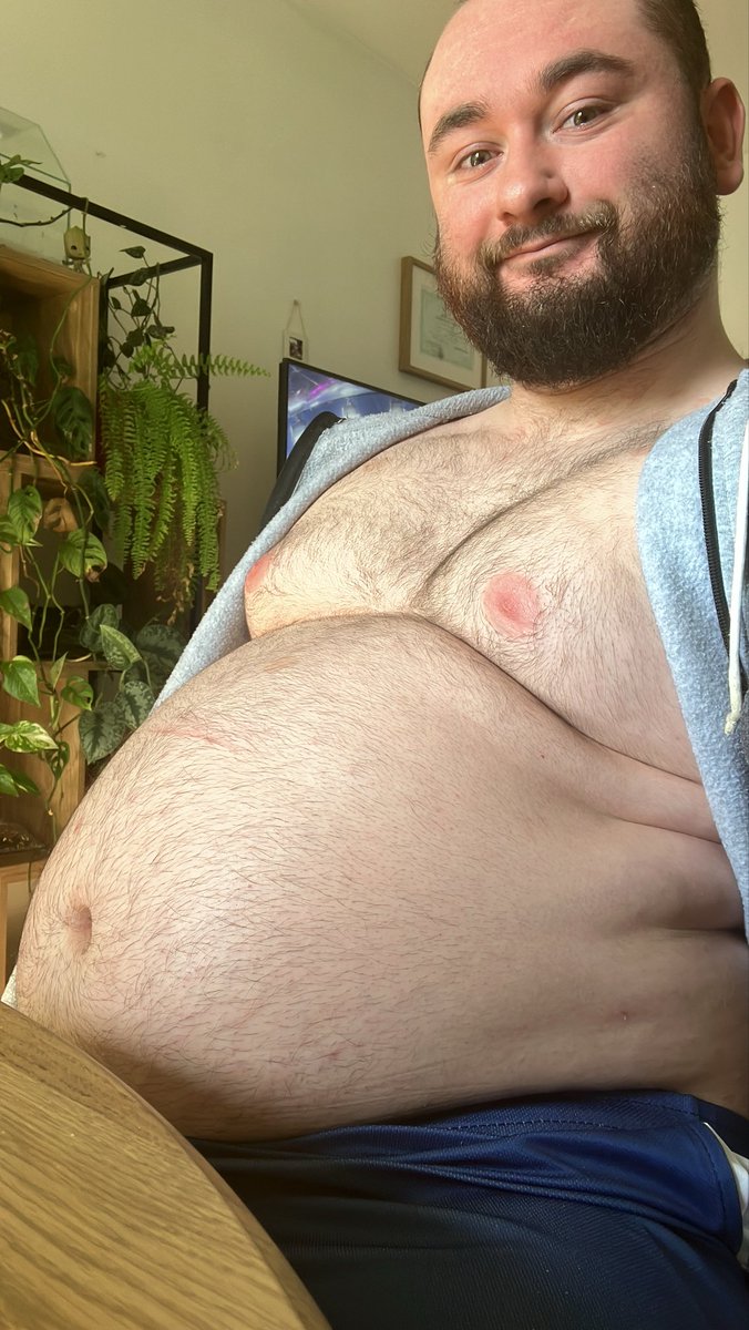tomfaft's tweet photo. Before and after Covid ! From 62 to 112 kilos. Do you see a difference ? https://t.co/vIPW2cRbRo