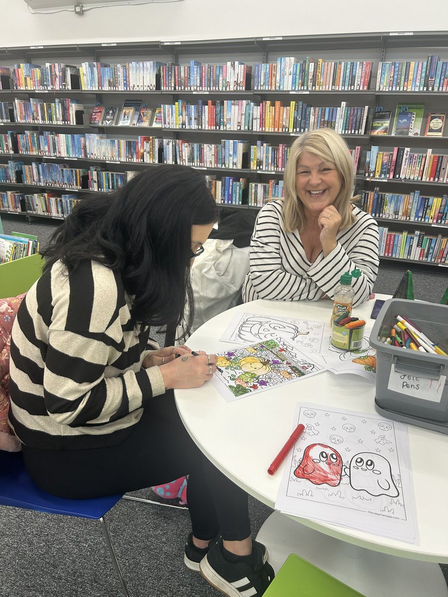 HaltonLibraries's tweet photo. Lots of family fun at Ditton Library’s Creepers and Zombies LEGO Club today! 🧟‍♂️🧱 
Missed out? Don’t worry! Join us at Widnes Library or Halton Lea Library tomorrow 2pm–5pm for more Creepers and Zombies LEGO making fun. Come along and build your own spooky LEGO creations 👻🎮
HH https://t.co/3CyMUpmC6o
