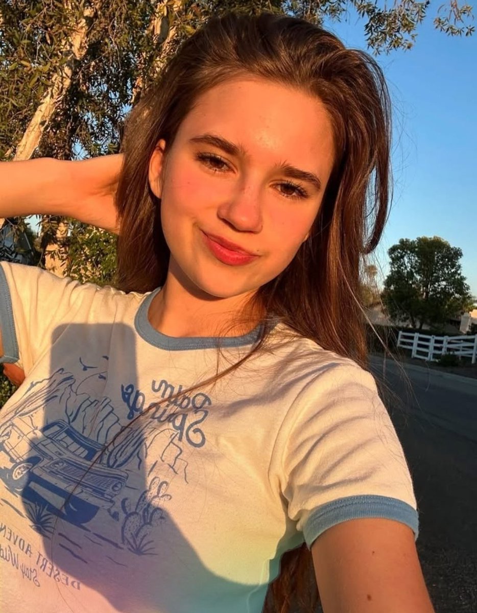 karolinaRose1k's tweet photo. You’ve got just 10 seconds to steal my attention… ⏳😏 What’s your best line? Let’s see who’s got the charm! 🔥💬

A. Make you laugh 😂 
B. Make you blush 😊
C. Leave you speechless 😎 https://t.co/Q8nOXd43jm