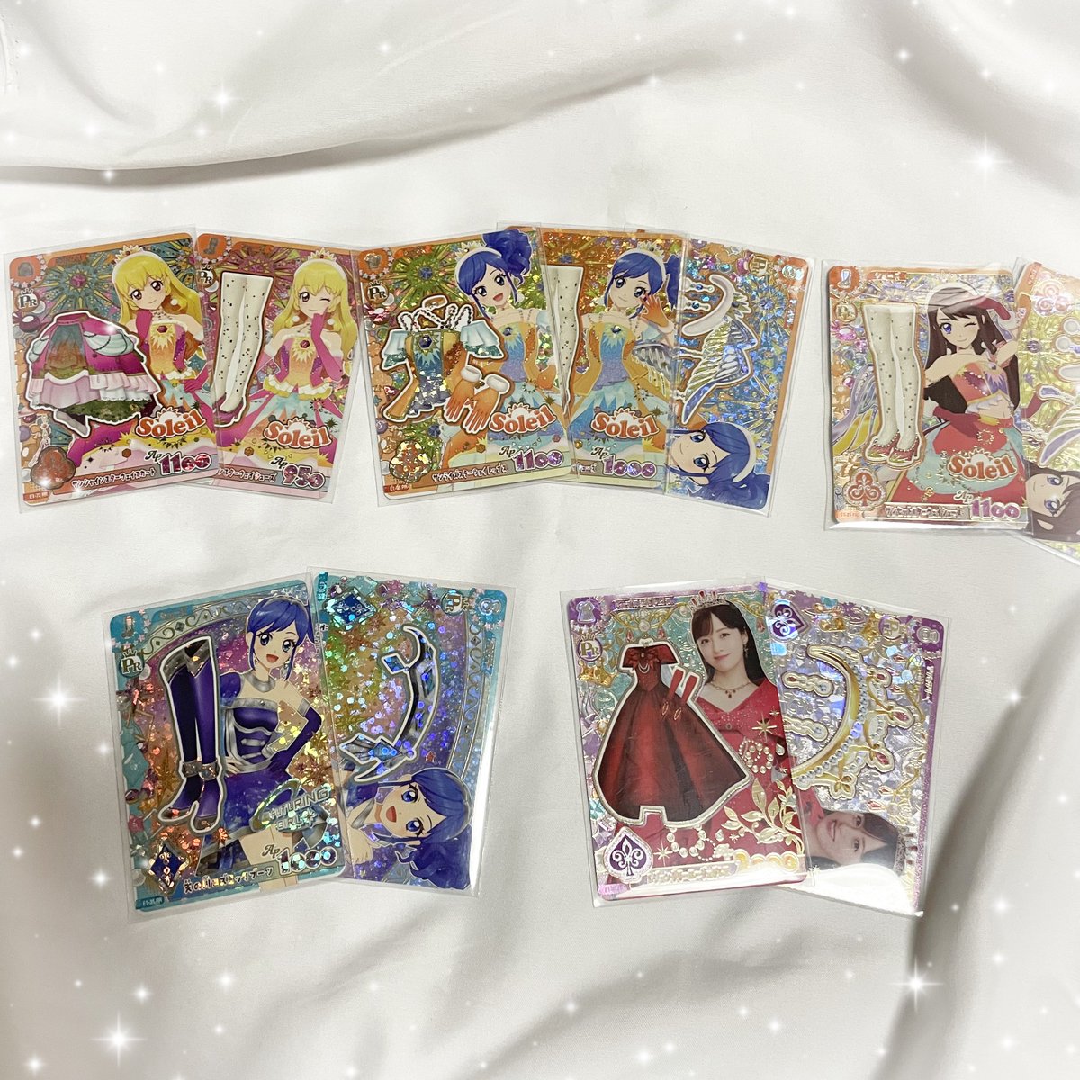 3iii_nya's tweet photo. 一昨日、私のところにもオーロラキスリボンのパラレル来てくれた꒰ᐢ⸝⸝> ·̫ <⸝⸝ᐢ꒱🎀⟡.·
3時間並んでよかった🥹
まだまだ一式揃うまでの道のりは長い、、
〜⊃  ̫  ;💧
ERはあとノエルちゃんだけ🫶🏻
それにしてもオデットスワン、ダブりすぎ笑

#アイカツアンコール https://t.co/88aadNtL1I