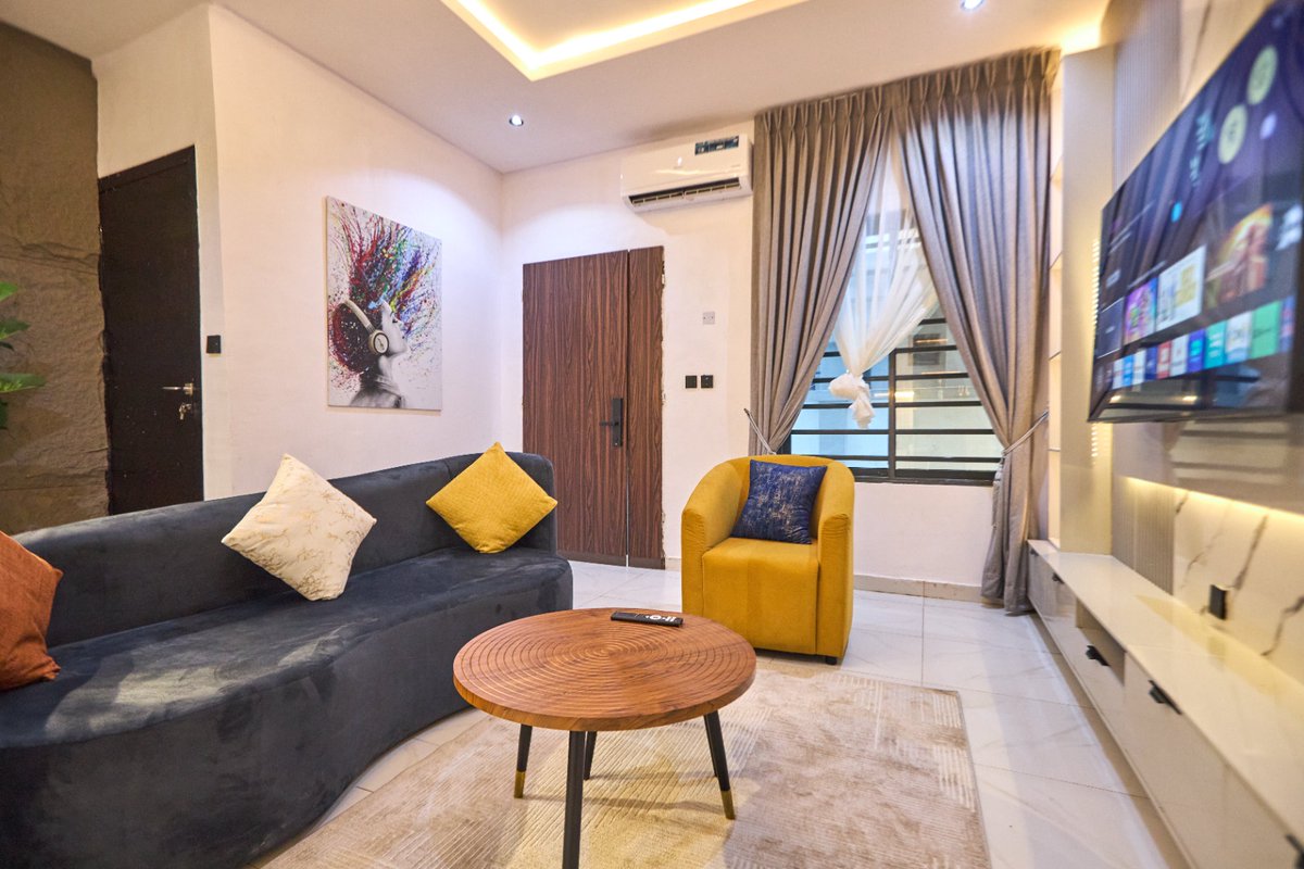 brickstoneng's tweet photo. Think cozy+well-furnished 1-bedroom, spacious living area, modern kitchen, stylish bathrooms--Perfect for staycations, business trips, weekend getaways or just unwinding in peace.

📍Ikeja,Lagos
💰95k/day
📅Bookings now open, DM us to lock in your dates

Ebola Prado PaySmallSmall https://t.co/aj7bSzBFDL