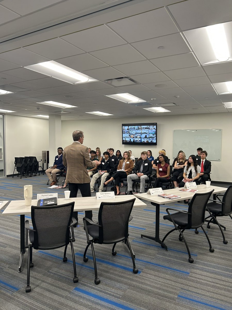 TeamPillen's tweet photo. I am inspired by Nebraska’s next generation of leaders! I joined students from across the state for great conversations about education, leadership, and the future. One thing is certain: Nebraska’s future is bright! https://t.co/lAIn6gE16v