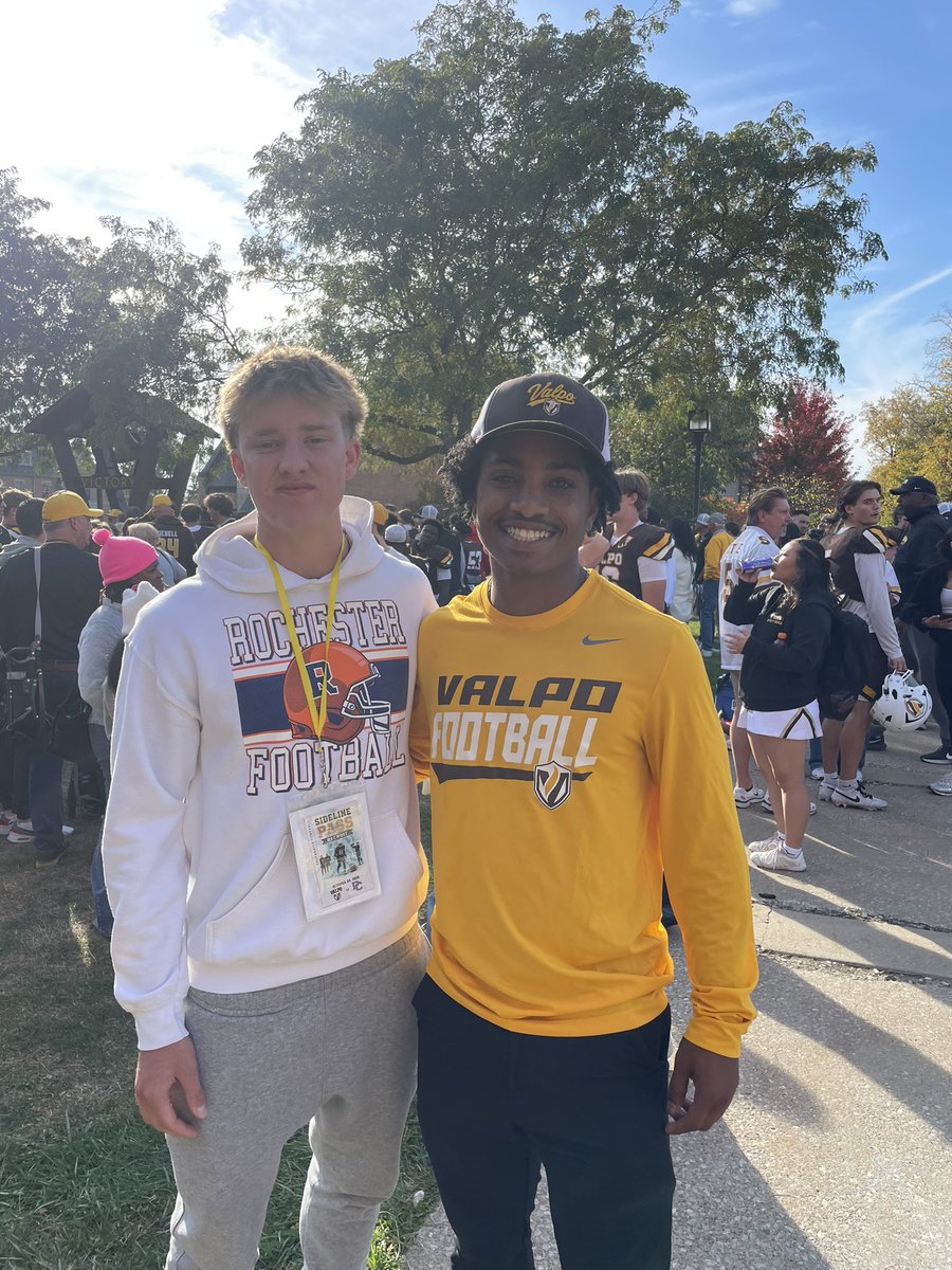 Nateswaney0's tweet photo. Big thanks to @valpoufootball for the great game day visit! Loved what your campus and program had to offer! Looking forward to more conversations in the future! @CoachWaddle @GordonJaelon @CoachGeiger_ @_MichaelJoseph_ https://t.co/fQIpwawT5y