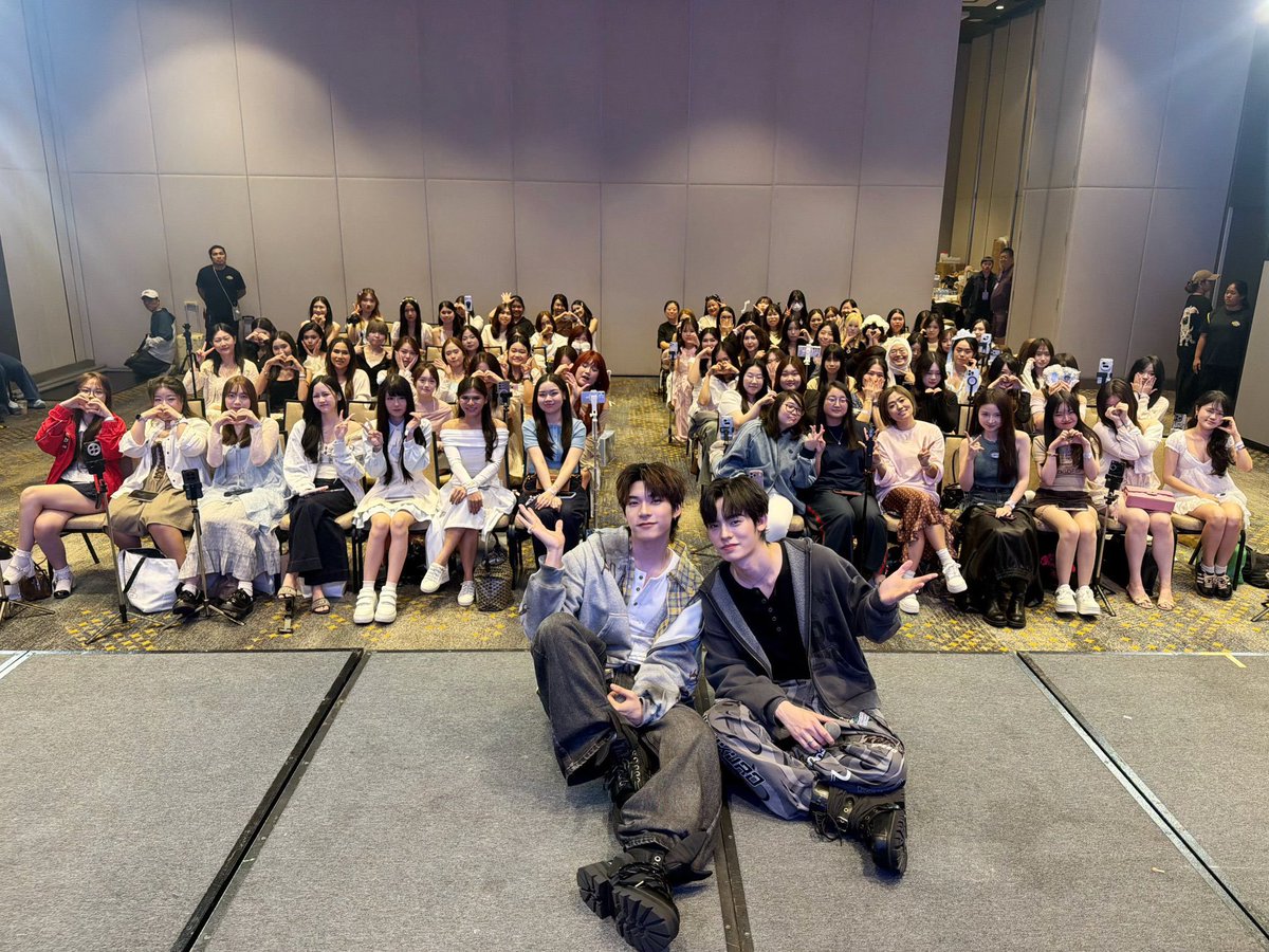 TeeteePorth1's tweet photo. ✨ จบลงแล้วสำหรับช่วงเวลาสุดพิเศษในงาน  Starlight as Witness Teetee & Por "DAZZLING MOMENTS" IN BANGKOK 💖

#StarlightWitnessTeeTeePor

บรรยากาศเต็มไปด้วยความอบอุ่น ขอบคุณพี่วาวาทุกท่าน ที่มาร่วมกิจกรรมสนุก ๆไปด้วยกันกับ "ตี๋ตี๋-ป๋อ" ในวันนี้ด้วยนะคะ และขอบคุณพี่ ๆทางบ้านที่ส่งกำลังใจมาให้ทั้งสองด้วยน้าาา 💜🩵

The special moments of Starlight as Witness Teetee & Por "DAZZLING MOMENTS" IN BANGKOK was successfully ended~✨

#StarlightWitnessTeeTeePor

The event was filled with so much warmth. Thank you so much to all the VaVas who joined us and had fun with TeeTee & Por today! A big thanks to everyone supporting from home as well for sending so much love and encouragement.💜🩵

❤︎︎❤︎︎#TeeTeePorOfficialTH #teeteepor #ตี๋ตี๋ป๋อ #twnpich #PorSuppakarn
★★#vava #วาวา