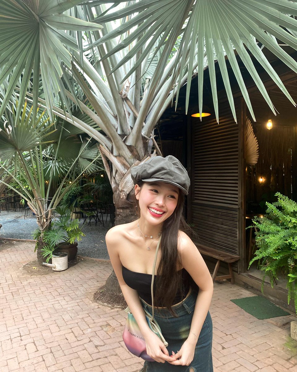 RDVERO's tweet photo. Wassup 🌍 Just dropping by to say: you are enough, and you’ve always been. Believe it. 🔥
evhNu https://t.co/o6KgMU7B4w