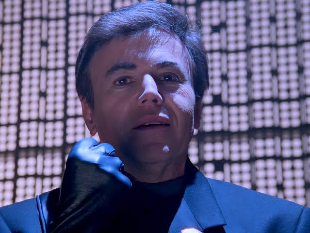 JoeSiegler's tweet photo. .. and then there were just two left.  Walter Koenig has died, according to reports from family.  

While most Star Trek fans remember him as Chekov, he SHINED as Bester on Babylon 5 - showing he could act if you gave him a chance to do so. #StarTrek 

https://t.co/ErreSTzCUE https://t.co/eTey5YbIZF