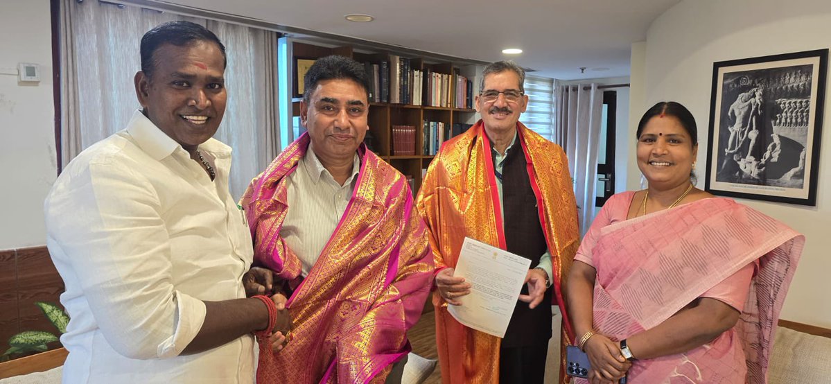 AKSaiJSaravanan's tweet photo. வாழ்க தமிழ்! வளர்க திருபுவனை!

3 பழமையான கோயில்களின் திருப்பணிகள், மதகடிப்பட்டு சந்தைக் கொட்டகை மற்றும் ஆரம்ப சுகாதார நிலையப் பணிகளுக்கு அனுமதி கோரி மத்திய அரசுக்குக் கடிதம் எழுதியுள்ளேன்.

#tvk #tvkpuducherry #aksaijsaravanankumar https://t.co/0hoC3NR7pw