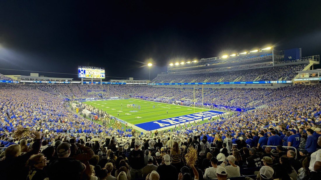 cfbcampustour's tweet photo. Completed: 7 games in 5 days✅✅✅✅✅✅✅

10/21 - Sam Houston
10/22 - Memphis
10/23 - UConn
10/24 - Eastern Kentucky (3pm)
10/24 - Kentucky (7:30pm)
10/25 - Titans (12pm)
10/25 - Predators (7pm) https://t.co/8cvIrH93fX