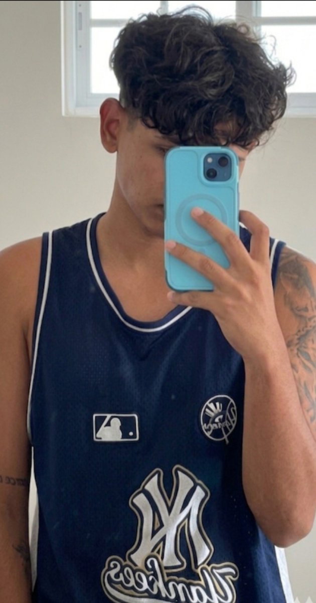 Grabiel_xyz's tweet photo. "Pronto tendré sorpresas por aquí... Guárdame para no perdértelas. 🤫🔥"

​#NSFW #Boy #OnlyFans #OF https://t.co/hNgsrfoJzG