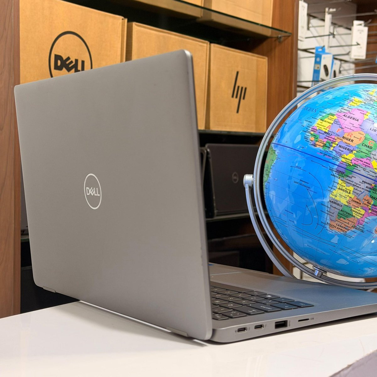 bofrot1cedi's tweet photo. *DELL LATITUDE 5330*
  TOUCHSCREEN
Intel®️ core CORE i5 12TH GEN  base @1.38ghz, max turbo frequency @4.60Ghz
•10 cores
•12 Logical processors
•13.3" Fhd
•16GB DDR4 Ram 
•512SSD
 *GRAPHICS*
INTEL iRIs Xe (8GB)
Wins 11 Pro
•Keyboard 💡
•Face ID
•E Sim✅
•Free Box 📦 
•Microsoft Office Suite 2024 fully activated (Word, Excel, PowerPoint etc.)

Ghc: 5k
☎️0241636577