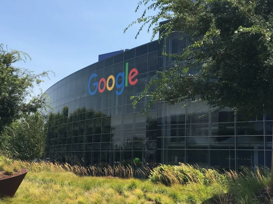 WSWhaleAlert's tweet photo. 🚨 THE BIGGEST AI EARNINGS TEST OF THE WEEK IS COMING
🔹 $MSFT — Is Azure growth translating into AI revenue?
🔹 $GOOGL — Can Google grow Cloud while defending its search business in the AI era?
🔹 $AMZN — Is AWS growth strong enough to justify massive AI infrastructure spending? https://t.co/A081jEJNop