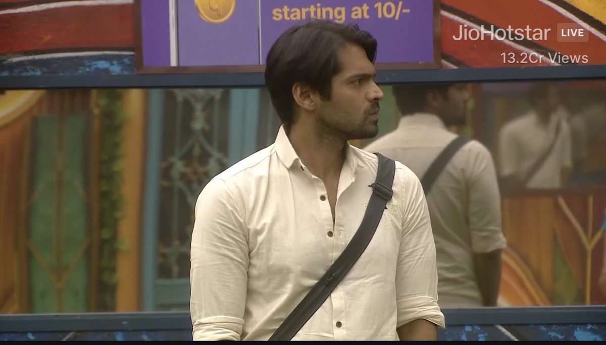 kumar92699's tweet photo. Varshini.. intiki vache mundhu mana iddaram matladukuni vacham 
Malli ekkada adhava performance lu 🤡🤡
Malli dheniki separate promo vesina vadni adhavani chesaru kadha ra 🤣🤣
#BiggBossTelugu10 https://t.co/QD6GtKbLRL