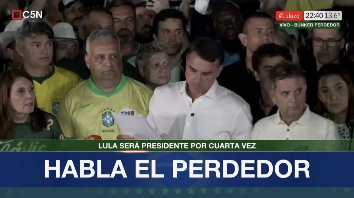 Jhesm's tweet photo. @folha https://t.co/T2TdNPHgej