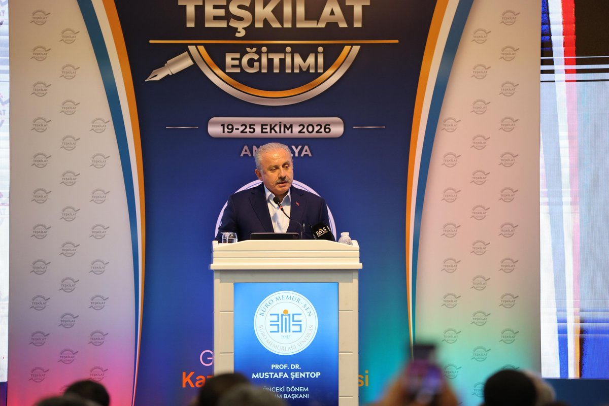 MustafaSentop's tweet photo. Büro Memur-Sen’in Kumluca’da düzenlediği Teşkilat Yöneticileri Eğitim Toplantısı’nda açış konuşması yaptık. Kamu hizmetini tarih, hukuk ve gelecek ekseninde ele aldık.

Davetleri için Genel Başkan Sayın Yusuf Yazgan’a ve teşkilat mensuplarına teşekkür ediyorum.

@BuroMemurSen_ @yusufyazgan37