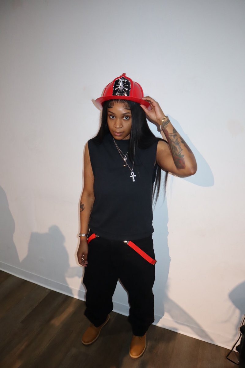 playboiiikay's tweet photo. ya favorite firefighter ❤️‍🔥 https://t.co/MiotidGv6Y