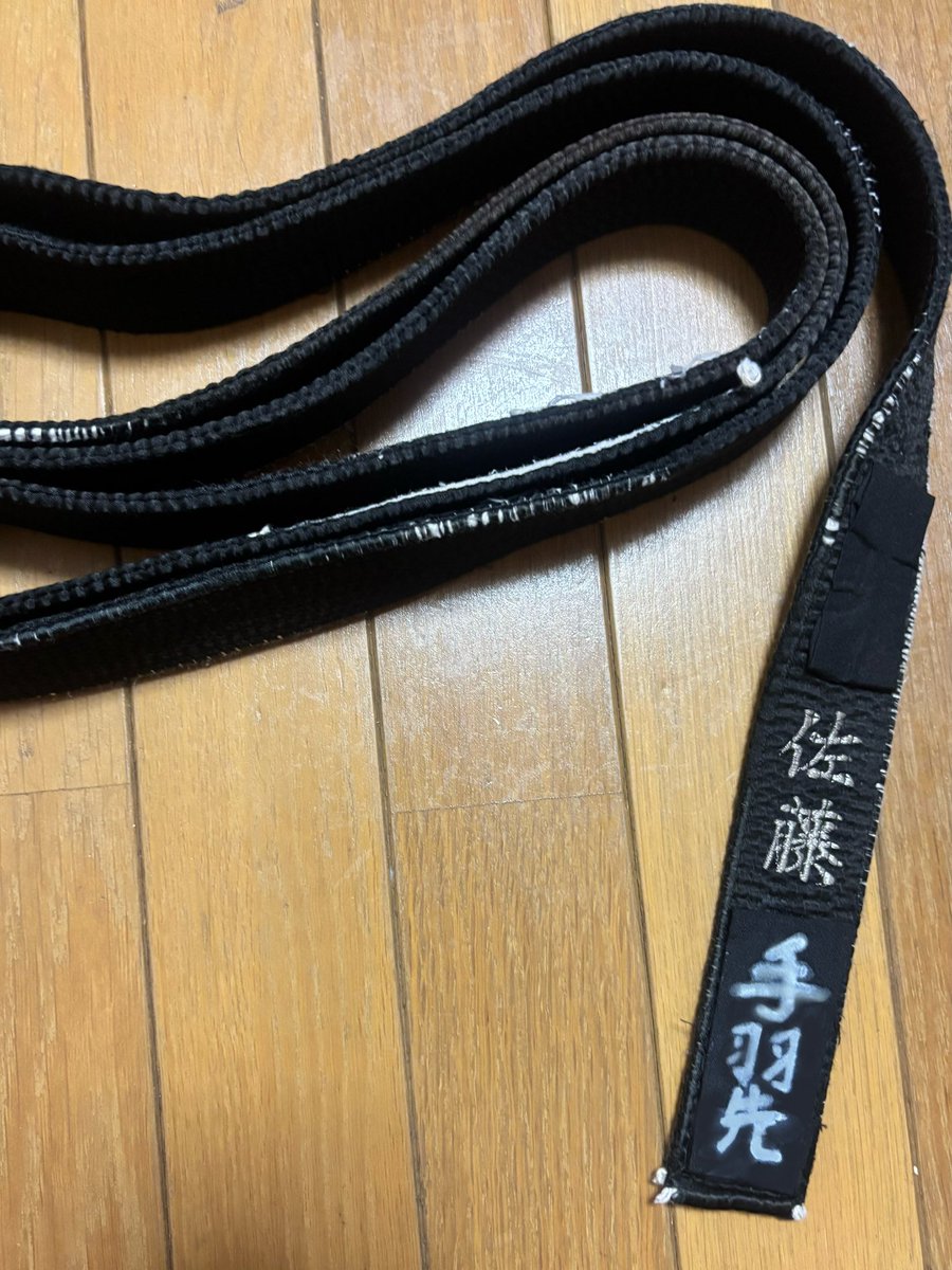 Sa_to_mei's tweet photo. #鳥籠の城2026
 
この姿の時、実は隣におりまして、、、

知らないうちに味付けがどんどん濃くなっていくのが恐ろしかったです
(見たら笑ってしまうから袖で目を合わせられなかった)

P.S.
そしてこの道着も自前
YouTubeの振り返り配信でも話していた、年季の入りまくった帯を締めてます https://t.co/uHPQnHzCBp