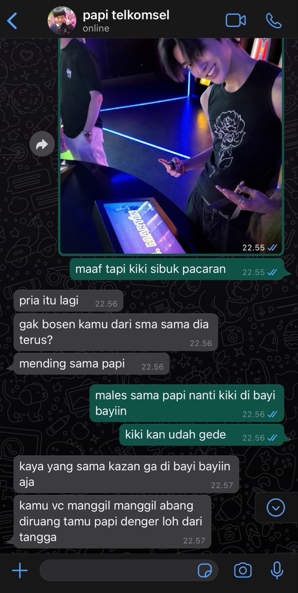 soundersh's tweet photo. chat papi bersama adik adik lainnya 

(masih dalam what if mereka semua siblings) https://t.co/XQ46iZug6R