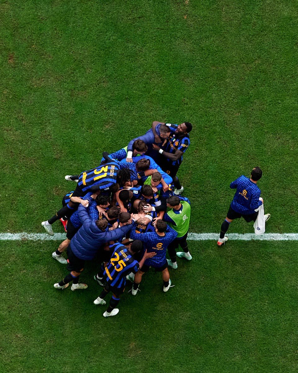 Inter's tweet photo. Da un'altra prospettiva, emozioni allo stato puro 🫂 https://t.co/p7JDtYmIO4