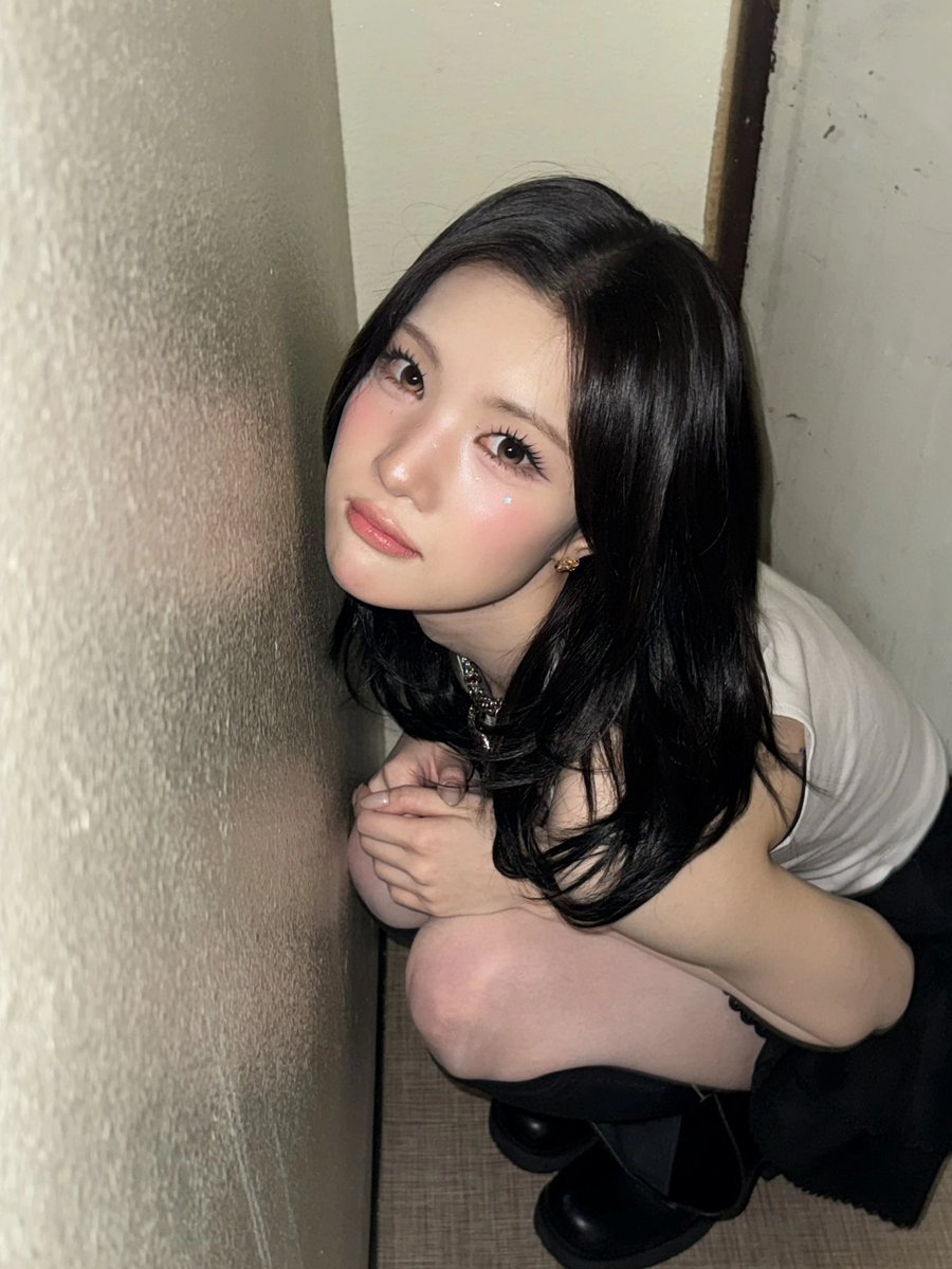 qlqv4w1's tweet photo. 이날 좀 고양이같이생겻다 근데 엄청착한고양이 https://t.co/lVuLsrnhj4