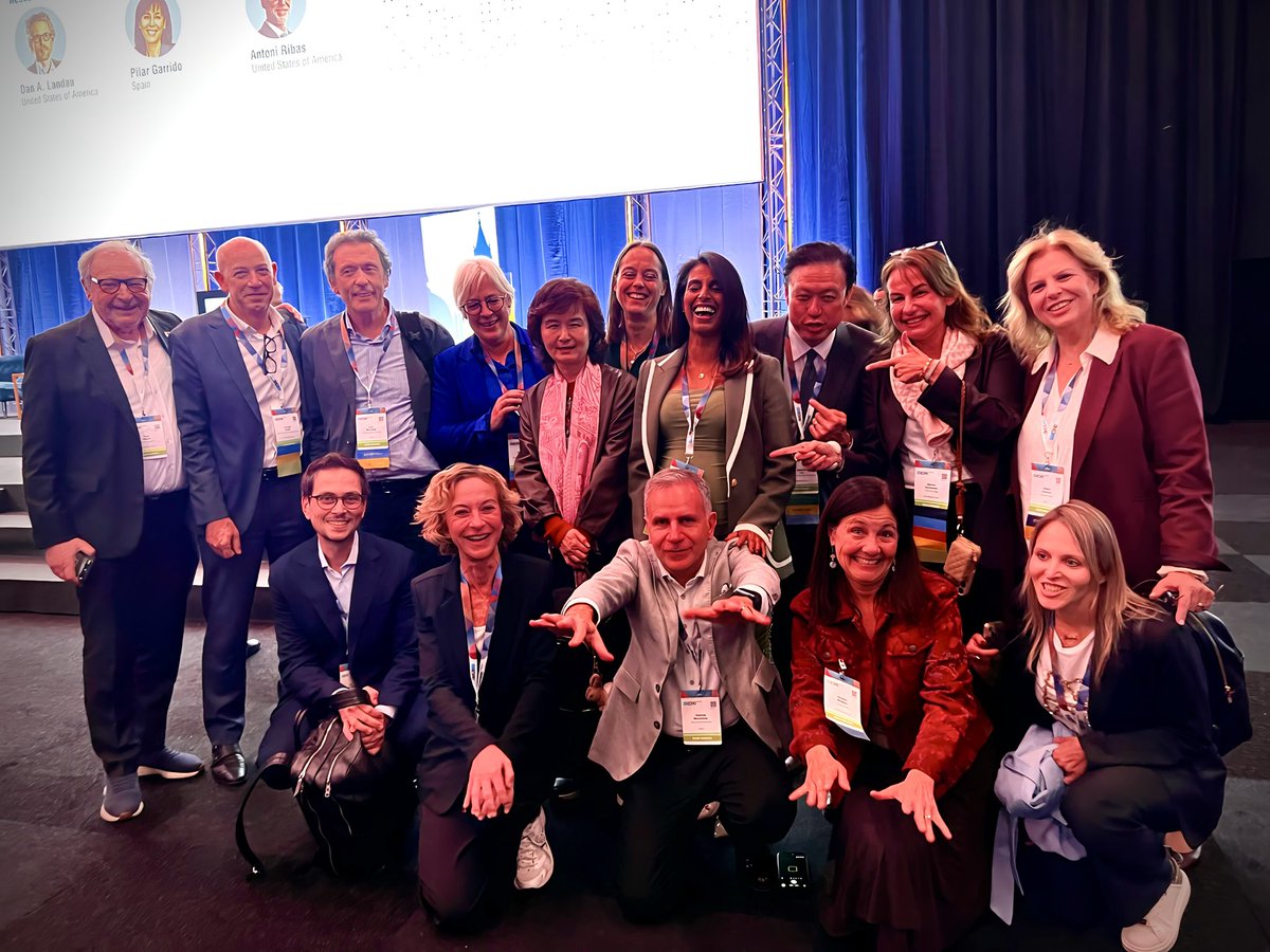 ElinardouHelena's tweet photo. A true tour de force by the amazing @DrJNaidoo at #ESMO26 Presidential Symposium! 👏🔥

A masterclass in how to discuss a negative trial: sharp, insightful, and extracting every important message for our oncology community.

And doing it all while waiting for the new member of the family! ❤️ A powerful #WomenForOncology role model! Absolutely WOW! 🌟💪💪

#ESMO2026 #W4O @myESMO
