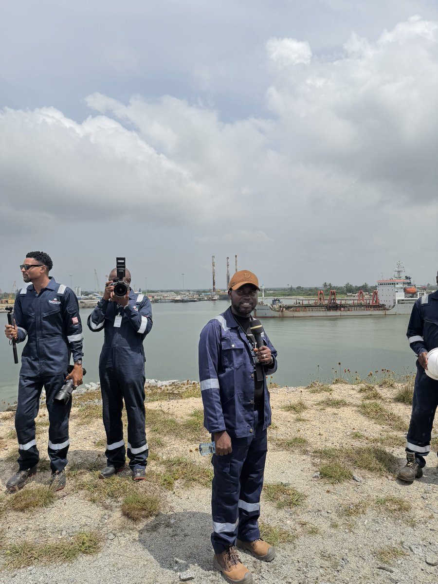 TEGAMAVIN's tweet photo. Super inspiring visit to the Dangote Refinery! Maximum respect to Alhaji Dangote and his team for proving that great things can be achieved right here in Africa. Truly a testament to what’s possible when vision, ambition and execution come together.

Big shoutout to @cecilhammond and the @flytimehq team for hosting! 🇳🇬🌍