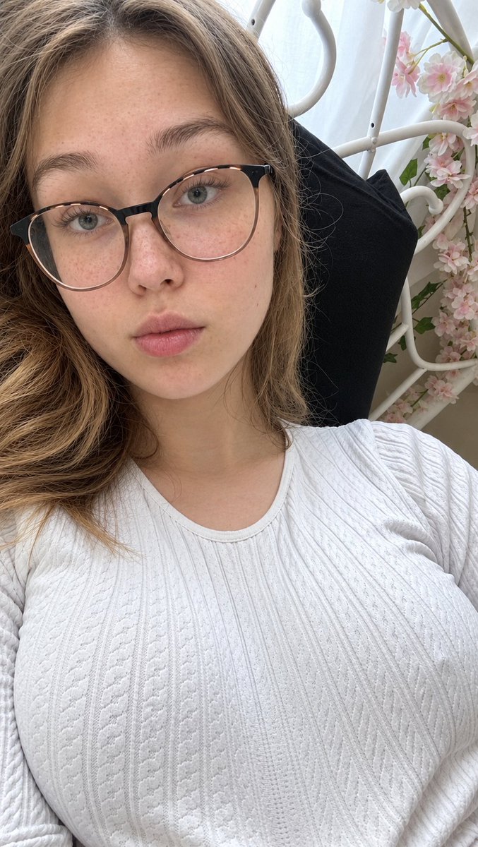 realtaftaj's tweet photo. If you think I’m pretty, just say it 🥹🏳️‍⚧️ #trans https://t.co/Ll2HYbCNbF