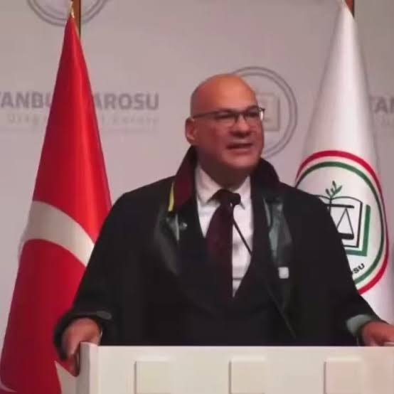 rojdaaltintas's tweet photo. #SONDAKİKA | İstanbul Cumhuriyet Başsavcılığı, İstanbul Barosu’nun 128. Olağan Genel Kurulu’nda konuşan başkan adayı Av. Prof. Dr. Osman Korkut Kanadoğlu hakkında resen soruşturma başlattı. 

Savcılık, “sarf edilen sözler nedeniyle, söz konusu ifadelerin içeriği ve bağlamı dikkate alınarak Cumhuriyet Başsavcılığımızca resen soruşturma başlatılmıştır.” dedi.