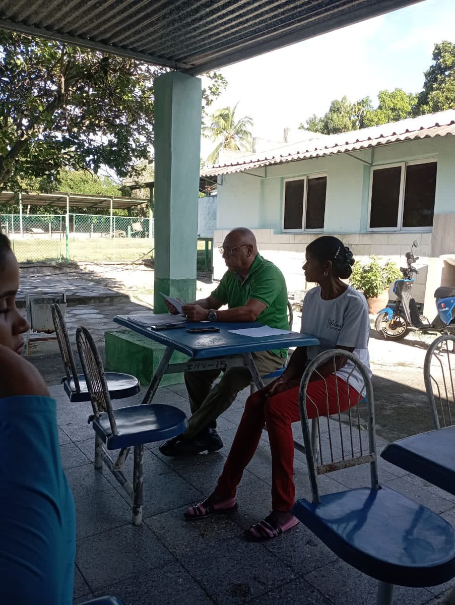 SuminitrosCFG's tweet photo. En el día de hoy se celebra la Asamblea de Afiliados en nuestra empresa con los trabajadores de la UEB Comercializadora Mayorista y de nuestra Empresa, dónde nuestro Director General rindió cuenta acerca de los avances de las Transformaciones Económicas Sociales Empresariales. https://t.co/nuiXJRr5z1