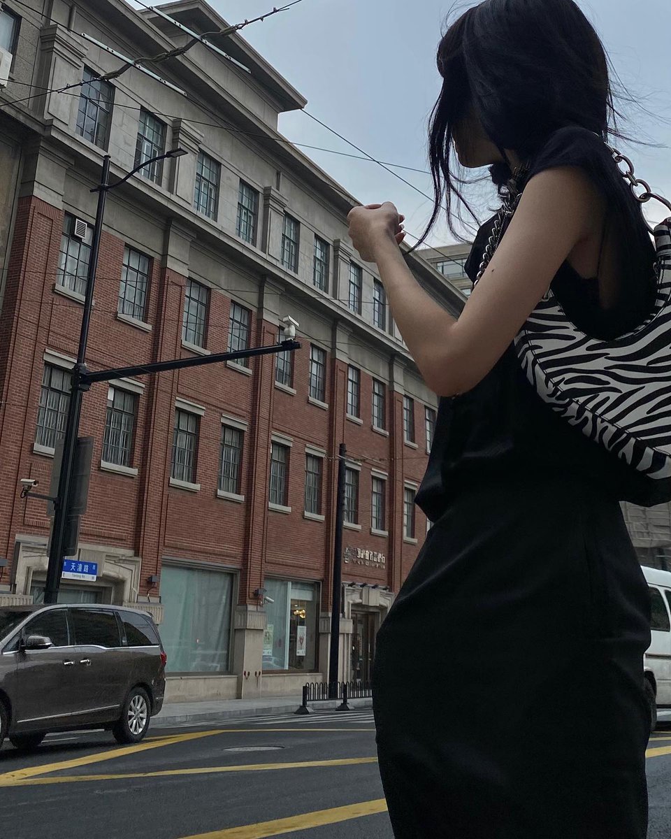 EsraDmrl3's tweet photo. Top of the morning! 🚀 You should know that you’ve got a spark in you—let it light up the path ahead. 🌟
gSUr https://t.co/eaUDOvpg2o