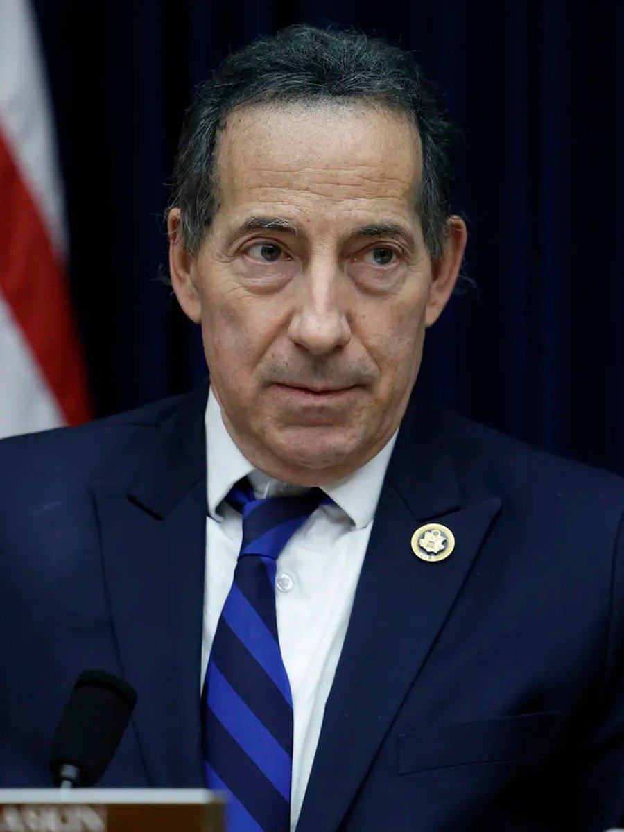 HQNewsNow's tweet photo. Democrats have just released a 50-page report detailing Trump's mentions in the Epstein files.

Democratic House Judiciary members have also called for an independent special counsel to investigate Trump and AG Todd Blanche's conflicts of interest in handling the files. https://t.co/r1agH6Izs2
