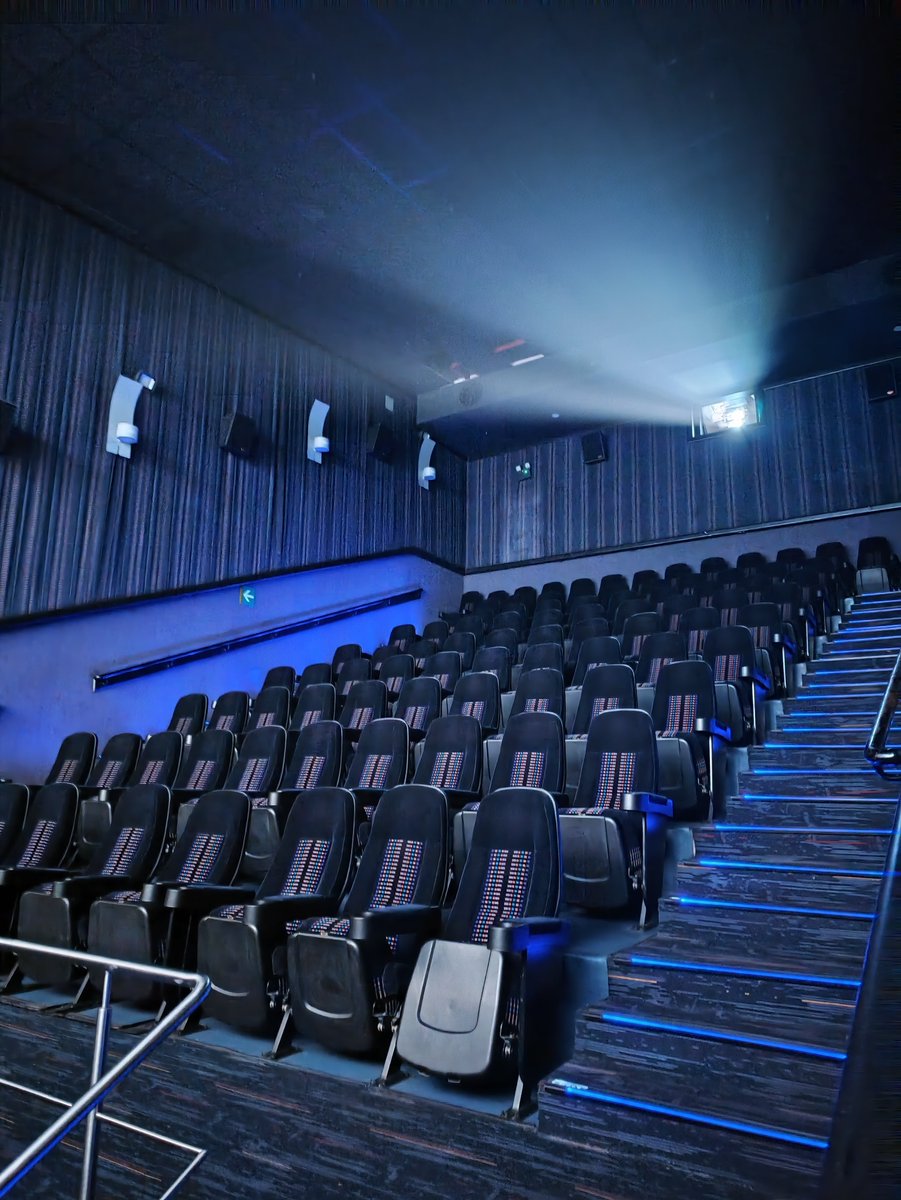 rahool360's tweet photo. Since #RealD3D Film Fest is running i decided to go back to @IndiaCinepolis... Today watched #JurassicWorld... Would have liked to watch Raaz3 &amp;  furious 7 poor timing . But i do wish movie selection was better than this. Also they havent updated Screen 1 to new speakers. https://t.co/TsZjUvOj5K