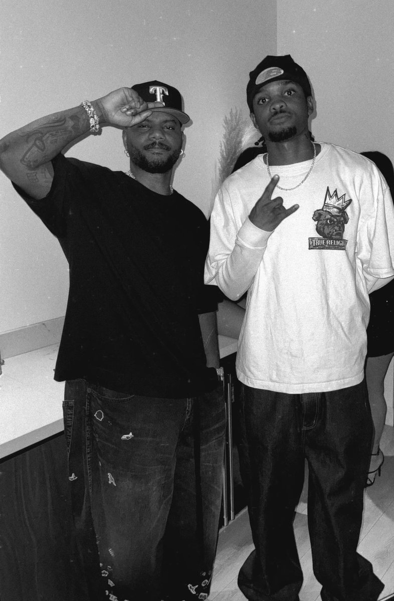 ChrisPatUpdates's tweet photo. Chris Patrick with Bryson Tiller at his show last night in Los Angeles 🔥 https://t.co/x1rQK26TYO