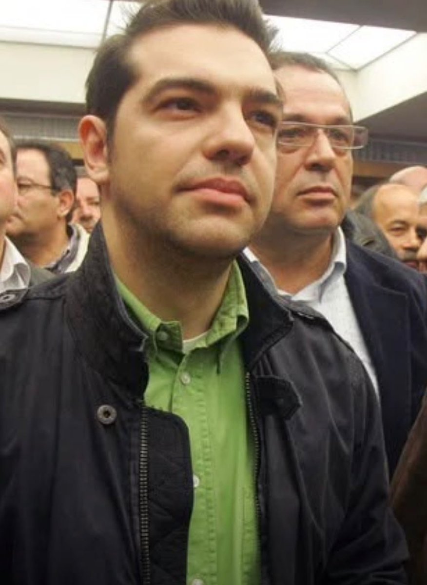 MsLouellaDeVil's tweet photo. Ο Ρίζος Ρίζος, ο εγκέφαλος του Χωριάτικου, εγκέφαλος στο εμπόριο λευκής σαρκός και στο κλέψιμο της εφορίας, πρώην πασοκος και συνδικαλιστής της ΔΕΗ (από αυτούς που κατέβαζαν διακόπτες), εντάχθηκε στον ΣΥΡΙΖΑ &amp; ο Τσίπρας του έκανε δώρο τον νόμο Παρασκευοπούλου που τους αθωωνε https://t.co/B1caDYbhqQ